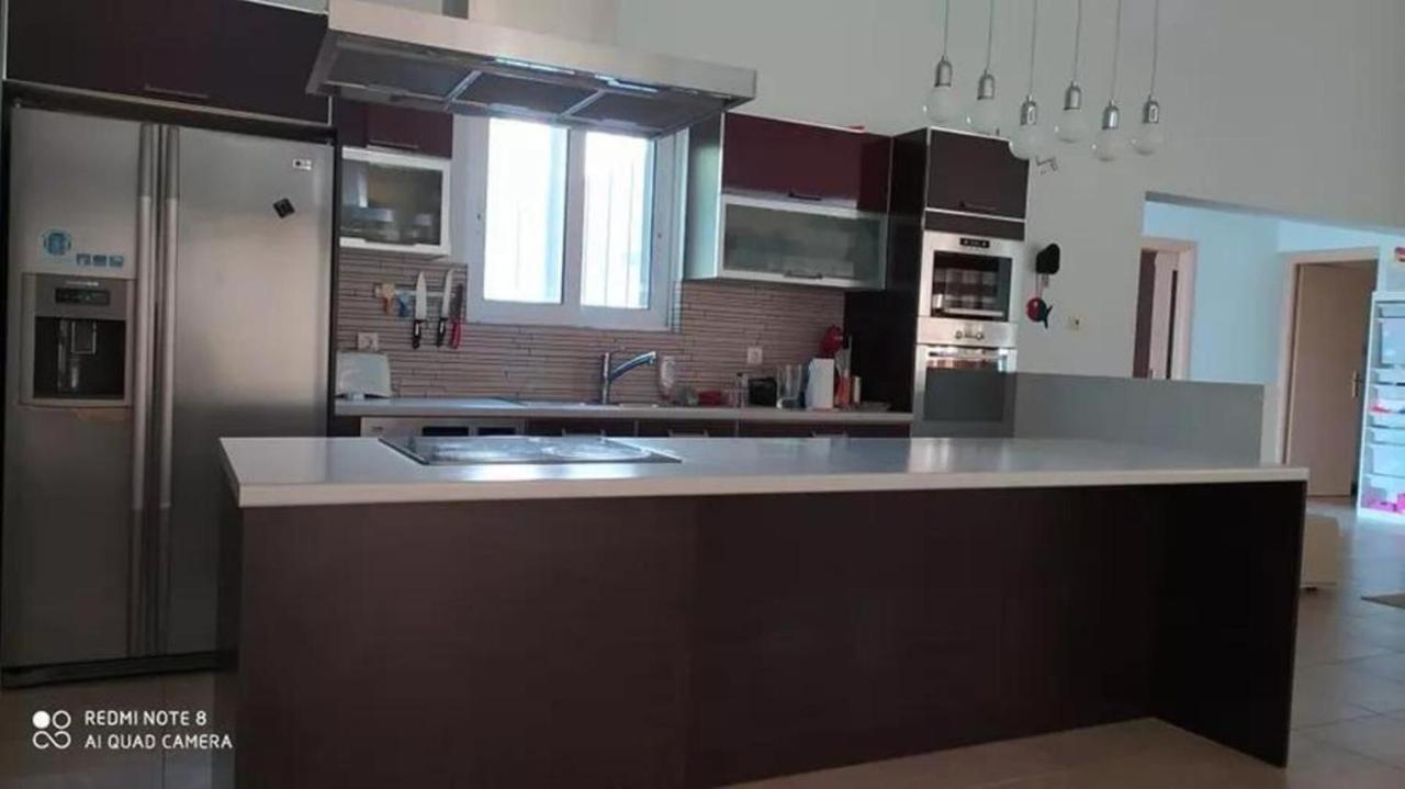 Luxurious 6 Bedroom Villa In A Great Location Chalkís Eksteriør billede