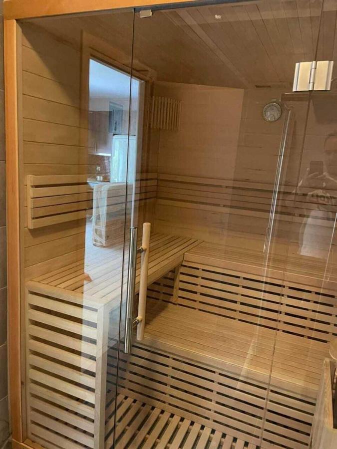 Luxurious 6 Bedroom Villa In A Great Location Chalkís Eksteriør billede
